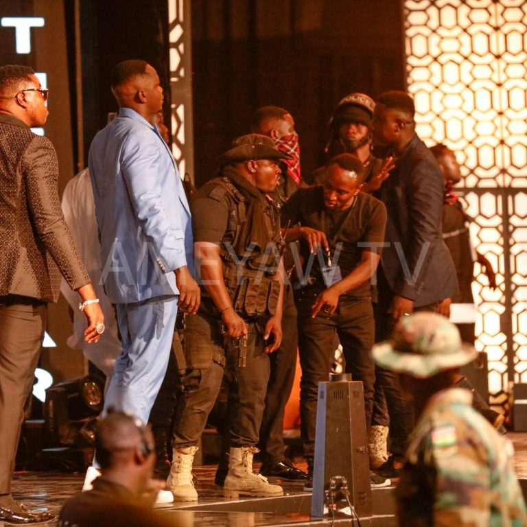 Charterhouse has apologies for VGMA scuffle , officially reports matter to&nbsp;police