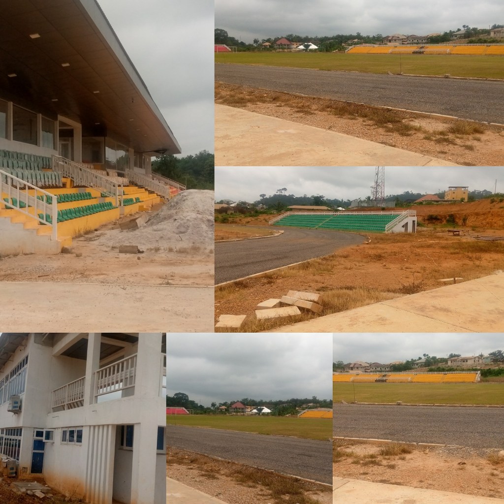 The Abandoned Astroturf in Dunkwa-on-Offin - Tax payers money&nbsp;wasted.